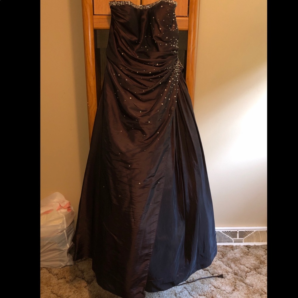 Prom Dress - Picture 2 of 9